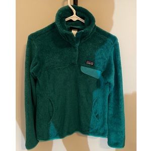 Woman’s Patagonia Fleece Pull Over